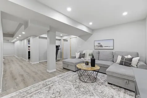 215 Ronald Hooper Avenue Clarington ON L1C 7E1