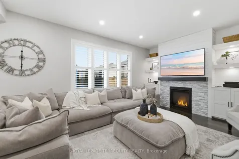 215 Ronald Hooper Avenue Clarington ON L1C 7E1