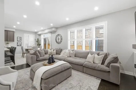 215 Ronald Hooper Avenue Clarington ON L1C 7E1
