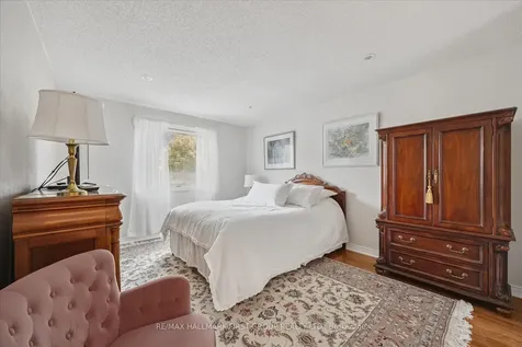 412 Athol Street Whitby ON L1N 3Z6