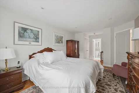 412 Athol Street Whitby ON L1N 3Z6