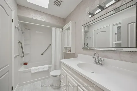 412 Athol Street Whitby ON L1N 3Z6