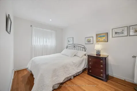 412 Athol Street Whitby ON L1N 3Z6