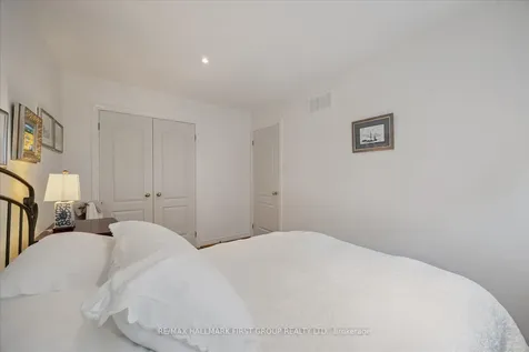 412 Athol Street Whitby ON L1N 3Z6