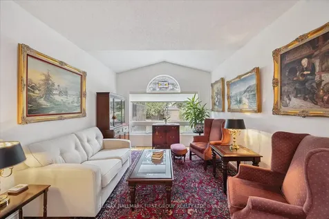 412 Athol Street Whitby ON L1N 3Z6