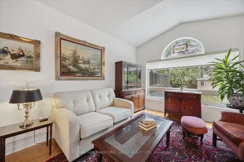 412 Athol Street Whitby ON L1N 3Z6