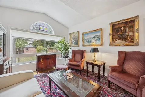 412 Athol Street Whitby ON L1N 3Z6