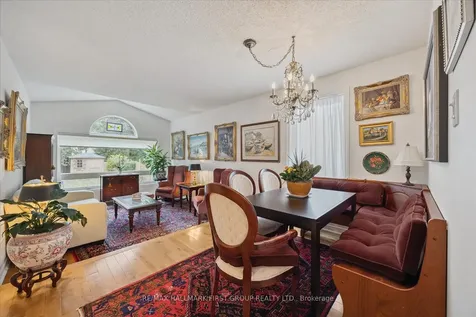 412 Athol Street Whitby ON L1N 3Z6