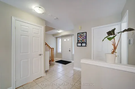 7 Whitewater Street Whitby ON L1R 2S9