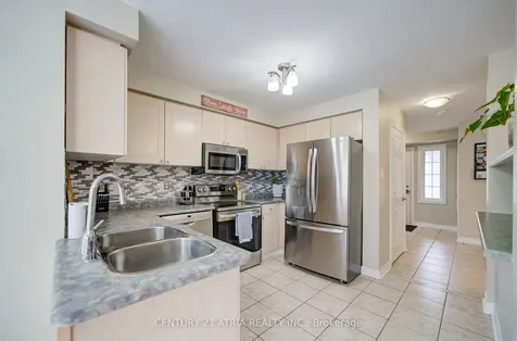 7 Whitewater Street Whitby ON L1R 2S9
