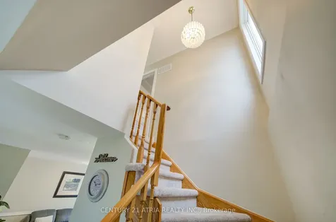 7 Whitewater Street Whitby ON L1R 2S9