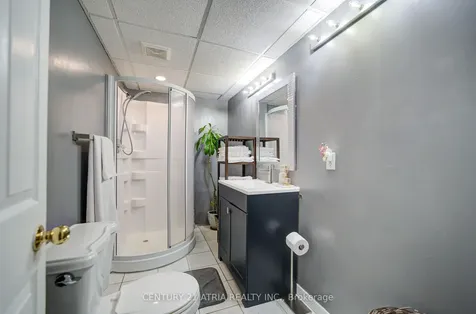 7 Whitewater Street Whitby ON L1R 2S9