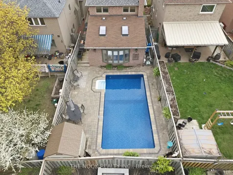 7 Brocklesby Crescent Ajax ON L1T 2H9