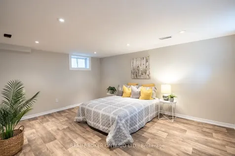 234 Oshawa Boulevard N Oshawa ON L1G 5S9