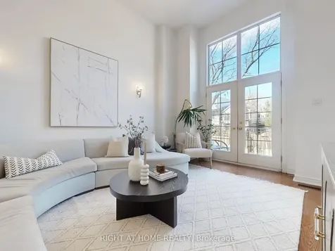 1021 Craven Road Toronto ON M4J 4V7