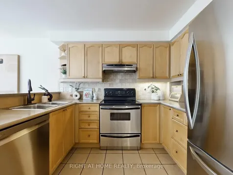 1021 Craven Road Toronto ON M4J 4V7