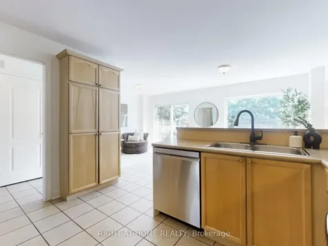 1021 Craven Road Toronto ON M4J 4V7