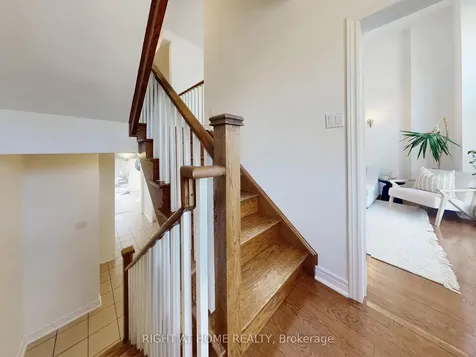1021 Craven Road Toronto ON M4J 4V7