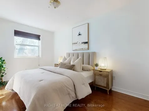 1021 Craven Road Toronto ON M4J 4V7