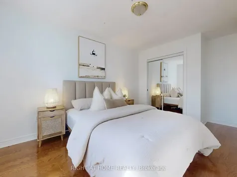 1021 Craven Road Toronto ON M4J 4V7