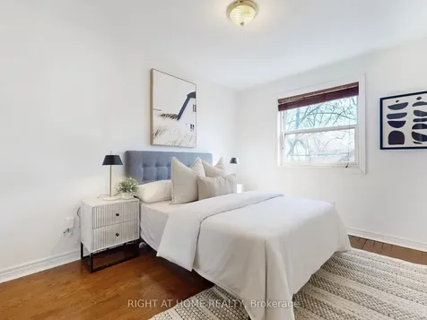 1021 Craven Road Toronto ON M4J 4V7