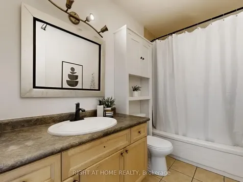1021 Craven Road Toronto ON M4J 4V7