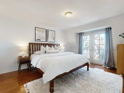 1021 Craven Road Toronto ON M4J 4V7