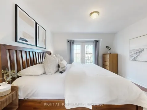 1021 Craven Road Toronto ON M4J 4V7