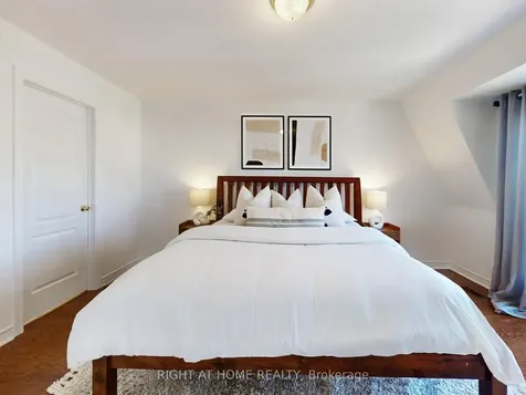 1021 Craven Road Toronto ON M4J 4V7