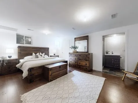 1021 Craven Road Toronto ON M4J 4V7
