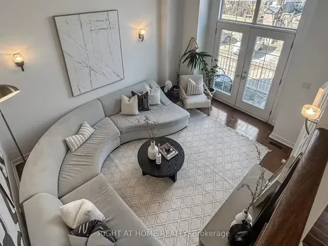 1021 Craven Road Toronto ON M4J 4V7