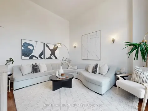 1021 Craven Road Toronto ON M4J 4V7