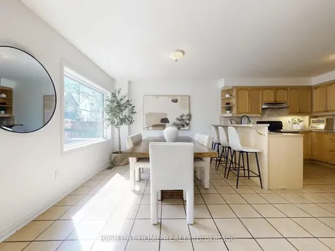 1021 Craven Road Toronto ON M4J 4V7