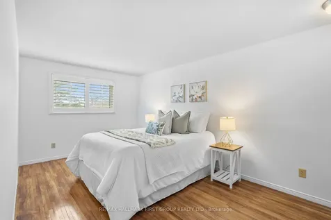 434 Hackney Court Oshawa ON L1G 2Y4