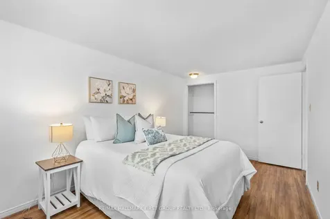 434 Hackney Court Oshawa ON L1G 2Y4