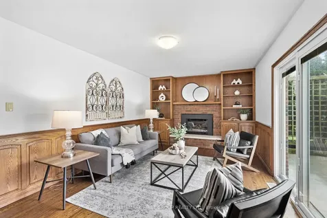 434 Hackney Court Oshawa ON L1G 2Y4