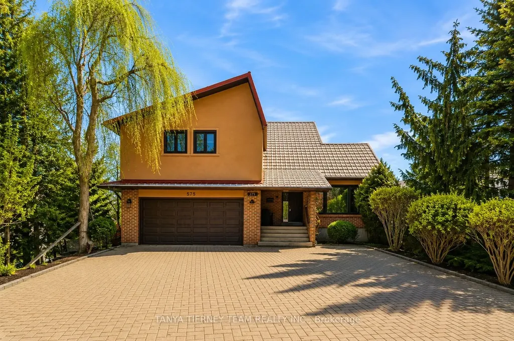 575 Park Crescent Pickering ON L1W 2E1