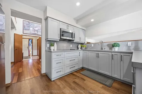 575 Park Crescent Pickering ON L1W 2E1