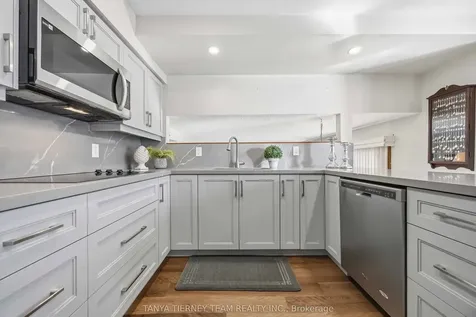 575 Park Crescent Pickering ON L1W 2E1