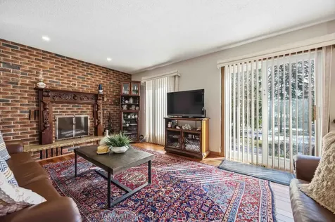 575 Park Crescent Pickering ON L1W 2E1