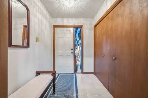 575 Park Crescent Pickering ON L1W 2E1