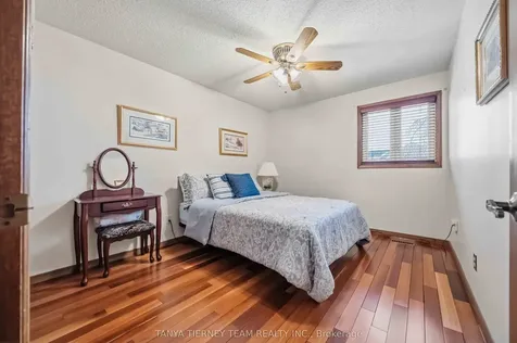 575 Park Crescent Pickering ON L1W 2E1