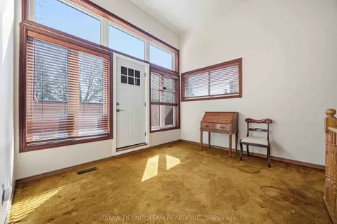575 Park Crescent Pickering ON L1W 2E1