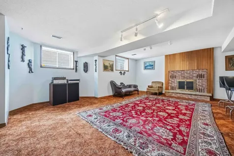 575 Park Crescent Pickering ON L1W 2E1
