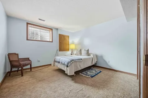 575 Park Crescent Pickering ON L1W 2E1