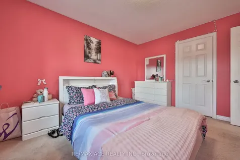 72 Taverner Crescent S Ajax ON L1T 0K1