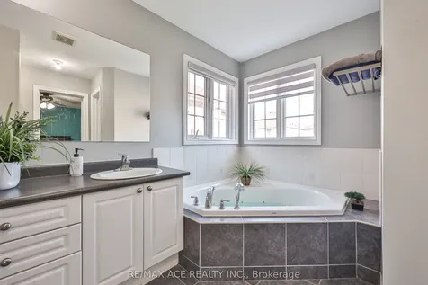 72 Taverner Crescent S Ajax ON L1T 0K1