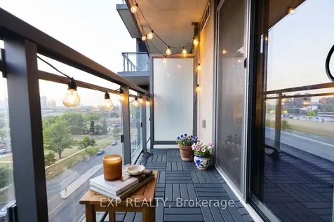 30 Meadowglen Place W Toronto ON M1G 0A6