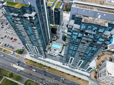30 Meadowglen Place W Toronto ON M1G 0A6