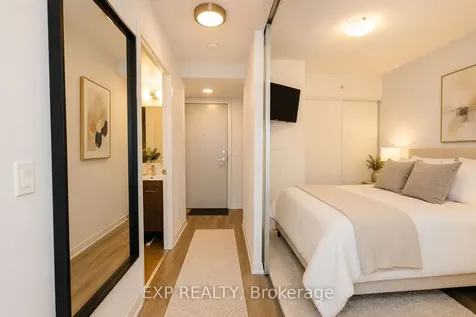 30 Meadowglen Place W Toronto ON M1G 0A6